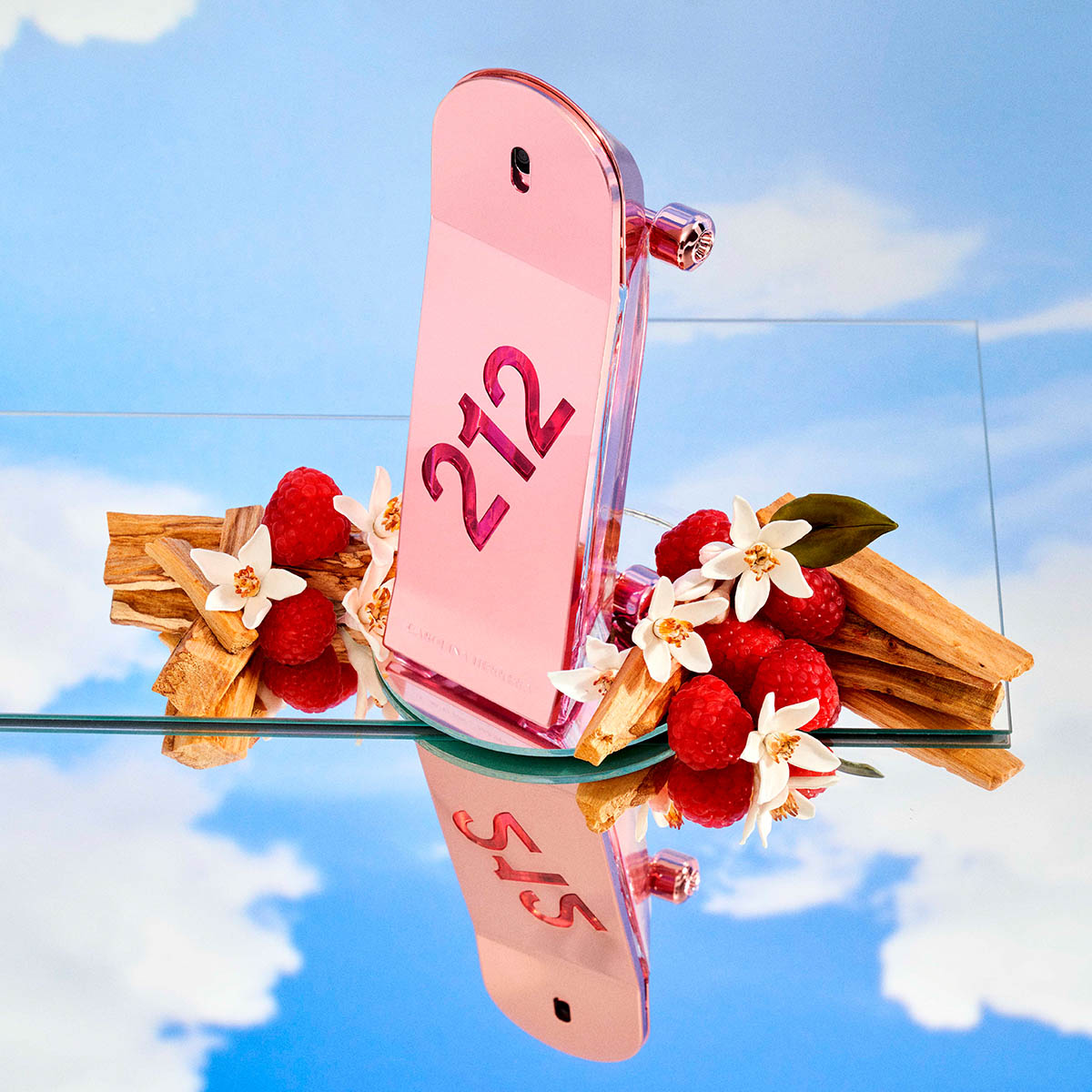 212 HEROES FOR HER SET PARA MUJER EAU DE PARFUM+ BODY LOTION + EAU DE TOILETTE